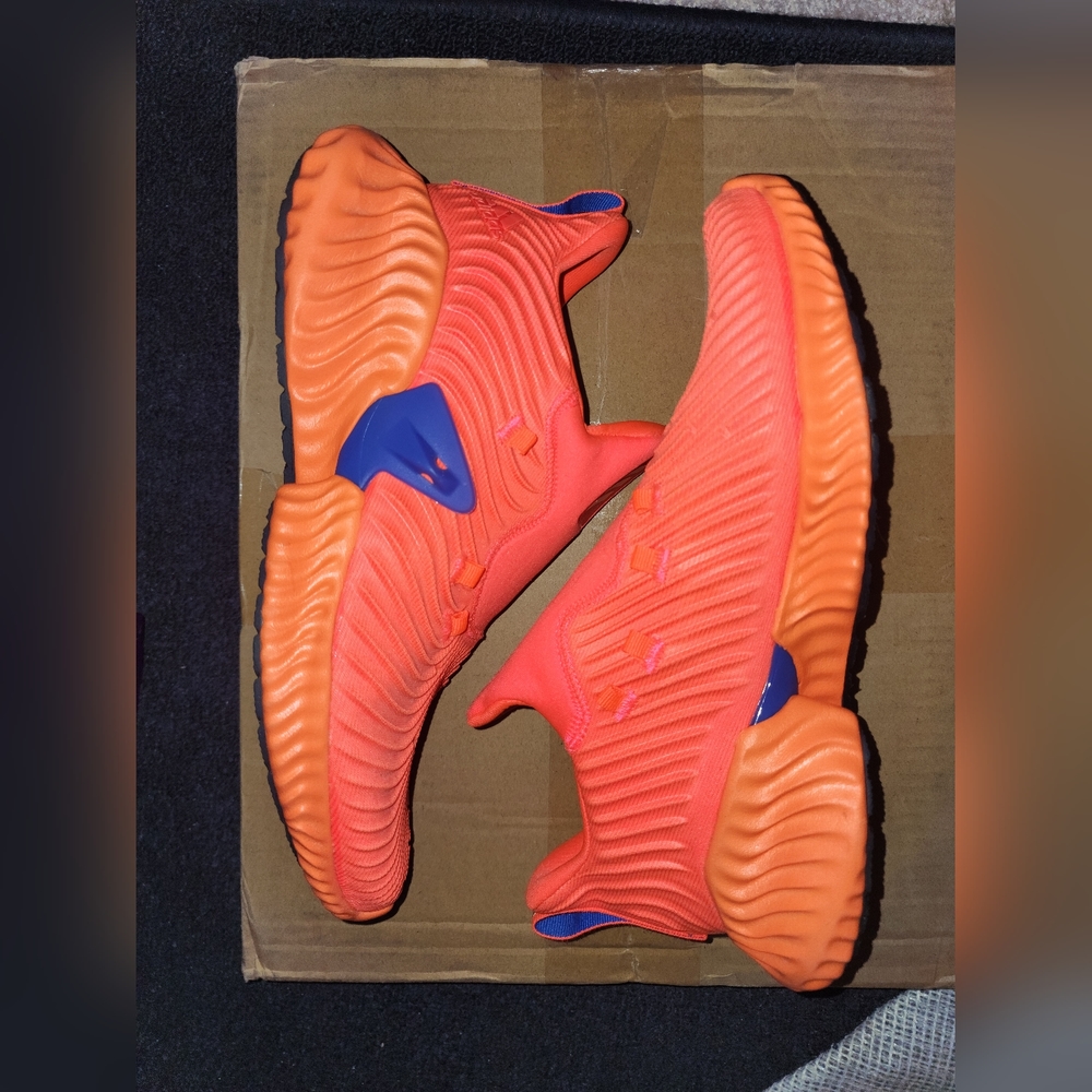 Men's Adidas Alphabounce sz 9.5